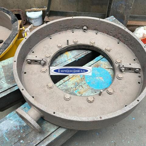 Tapa de aceite con corrosion visible en su interior